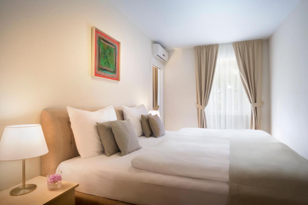 Apartments Belvedere - Liburnia Lovran Bagian luar foto