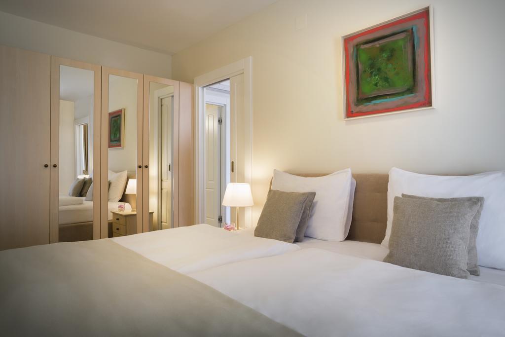 Apartments Belvedere - Liburnia Lovran Bagian luar foto